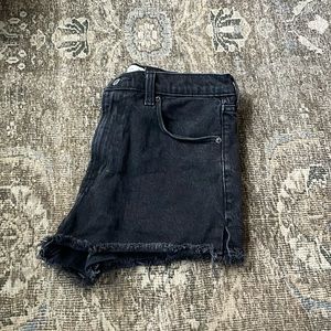 Abercrombie High Rise mom short